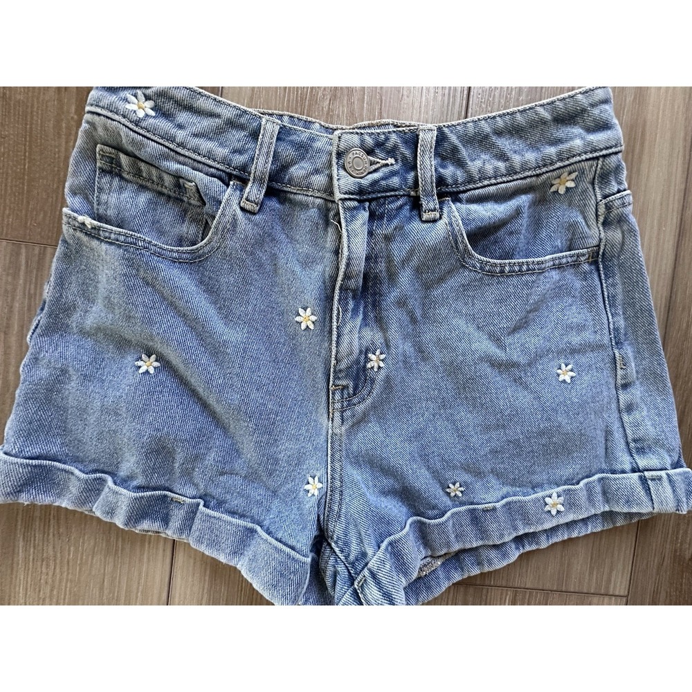 PacSun Mom Shorts Daisy Embroidered Jean Cuffed Denim High Waisted Size 26